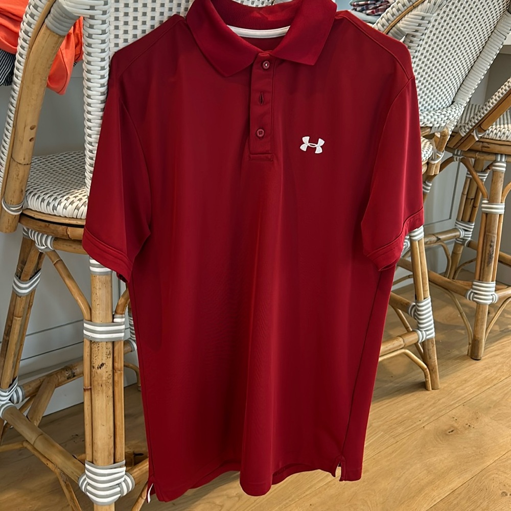 Men’s crimson under armour shirt
